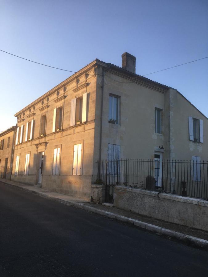 La Maison Blanche A Saint-Yzans-de-Médoc Esterno foto